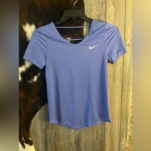Nike dri fit light purple/blue open back short sleeve shirt EUC size XS